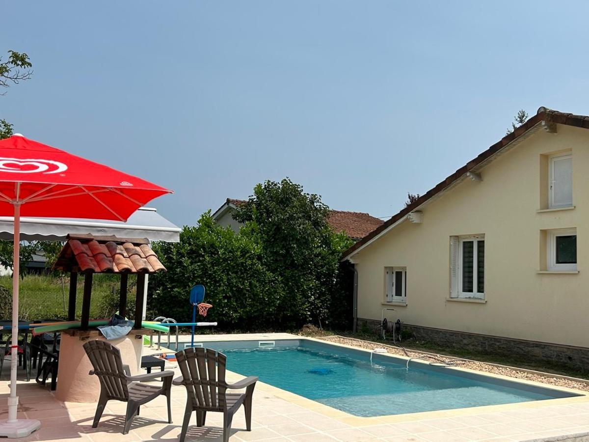 Jolie Villa Independante Climatisee 3 Chambres Tout Confort 6 Couchages, Piscine Chauffee 4 X 8 Disponible Selon Meteo De Mai A Fin Septembre, Jacuzzi 4 Places, Boulodrome Eclaire, Ping-Pong, Wifi, Proche Commerces Animaux Domestiques Sur Demande Bretenoux Extérieur photo